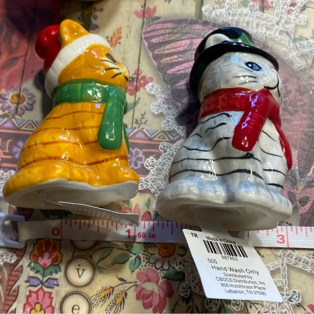 Adorable kitty salt and pepper shakers cat Christmas retro vintage inspired - Picture 4 of 9